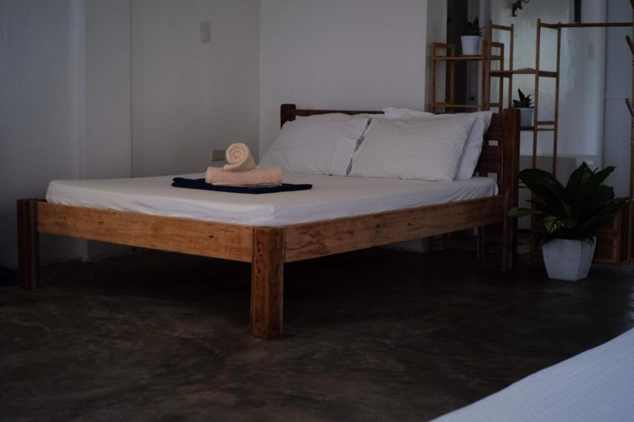 Yama Apartments - Private Beachfront General Luna  Esterno foto