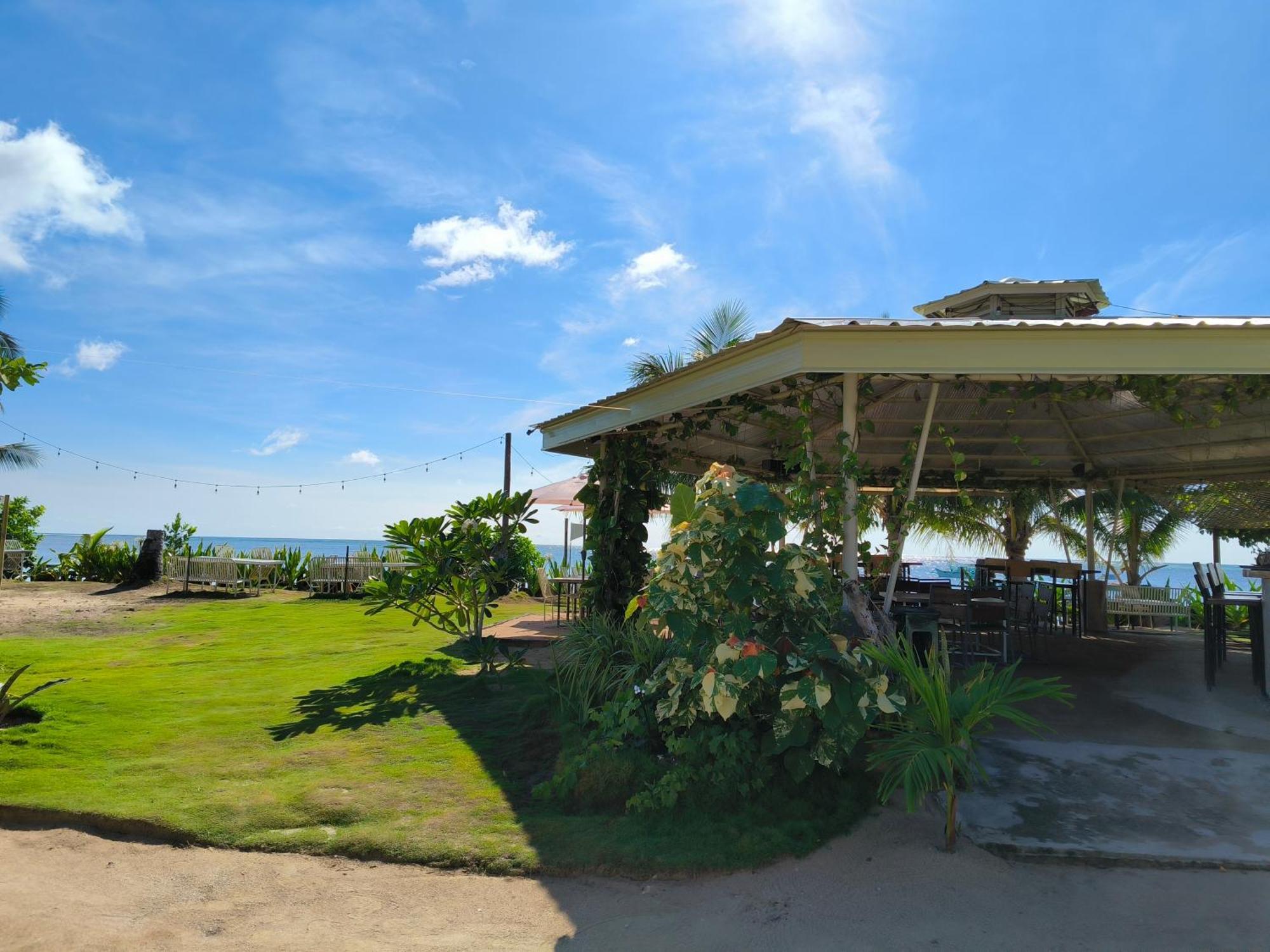 Yama Apartments - Private Beachfront General Luna  Esterno foto