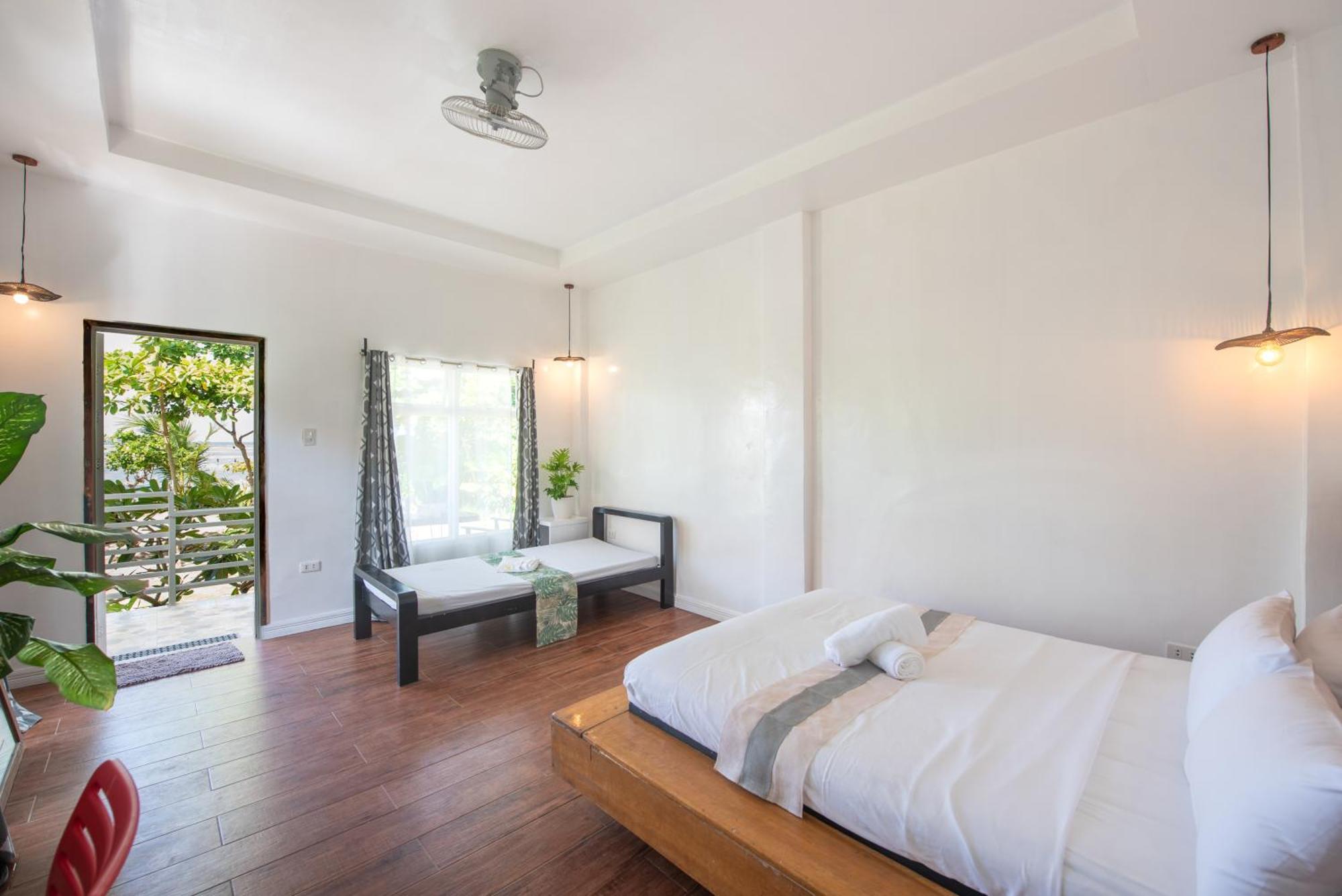 Yama Apartments - Private Beachfront General Luna  Esterno foto