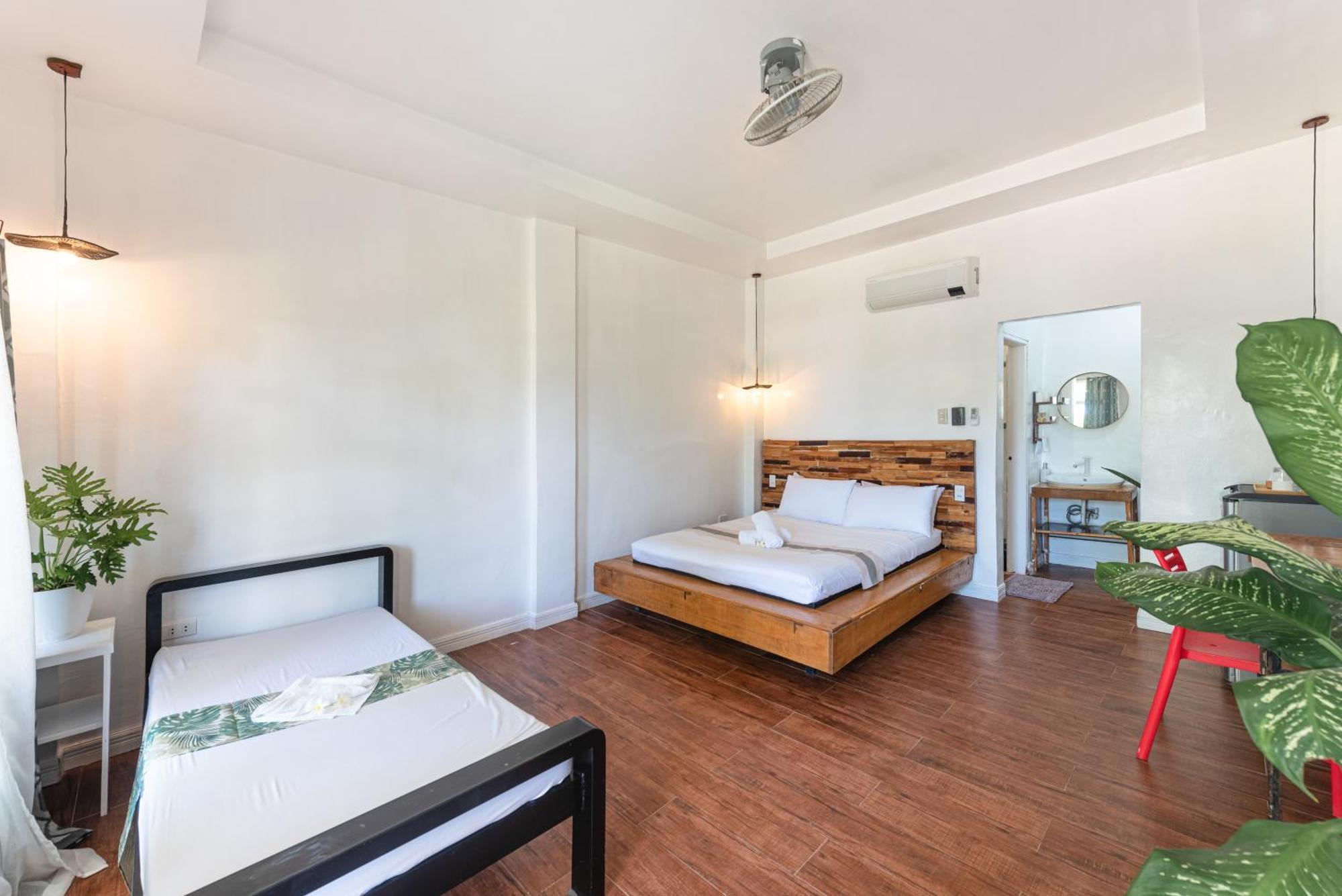 Yama Apartments - Private Beachfront General Luna  Esterno foto