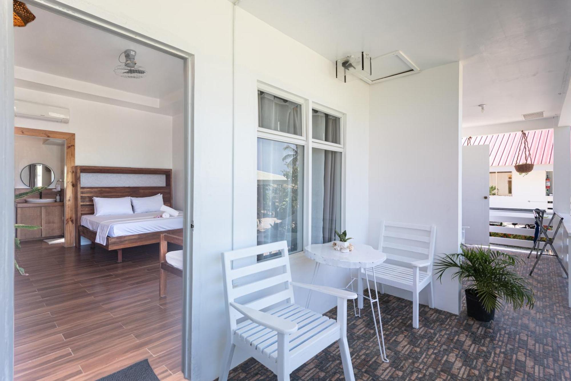 Yama Apartments - Private Beachfront General Luna  Esterno foto