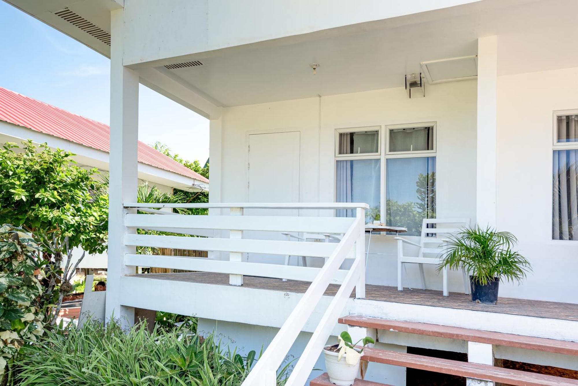 Yama Apartments - Private Beachfront General Luna  Esterno foto