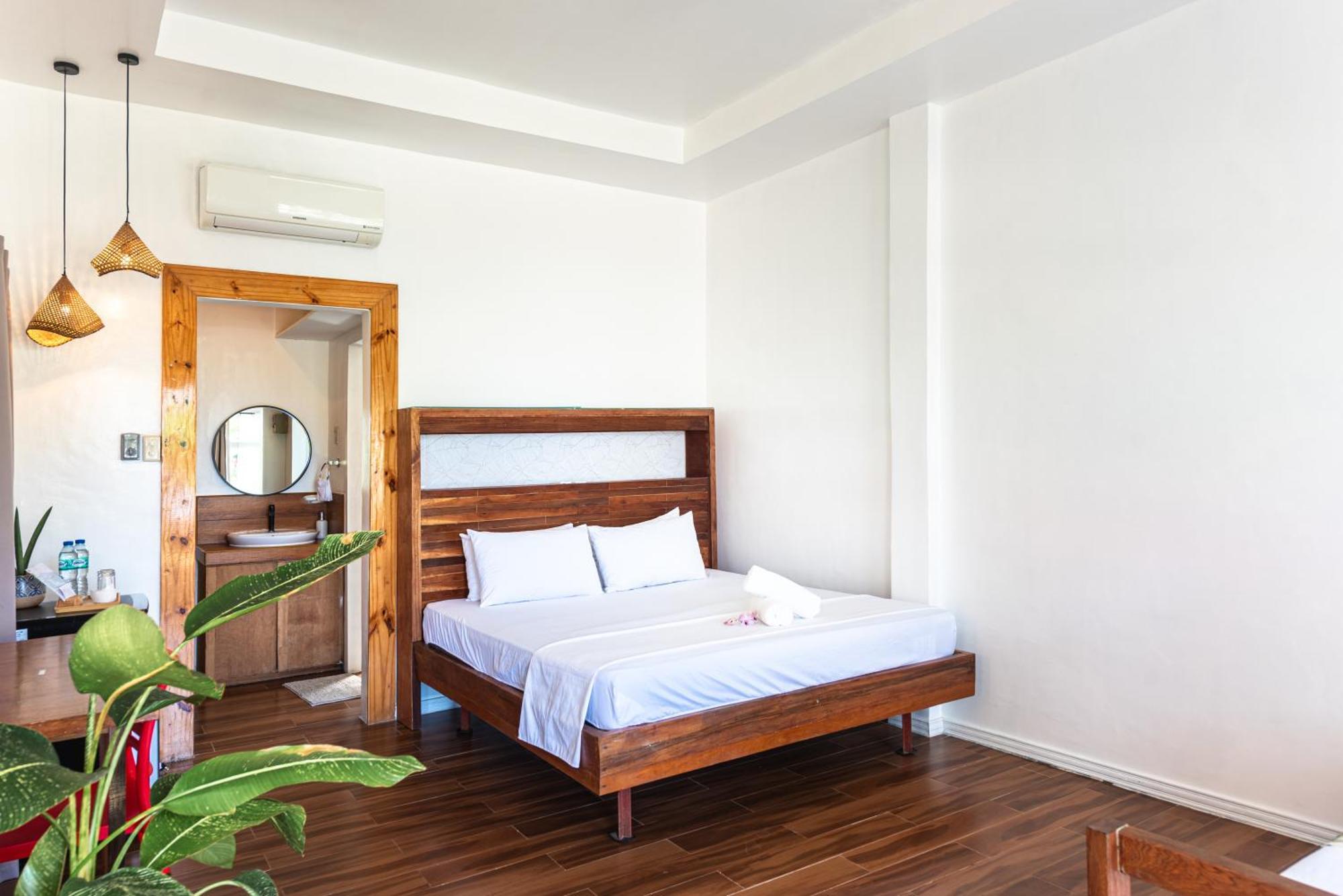Yama Apartments - Private Beachfront General Luna  Esterno foto
