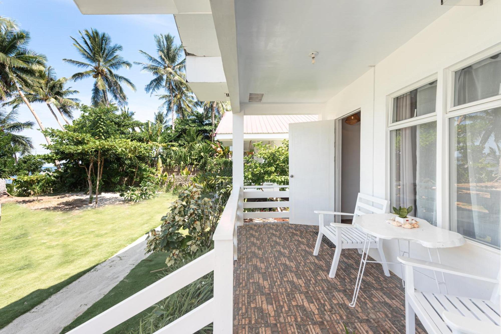 Yama Apartments - Private Beachfront General Luna  Esterno foto