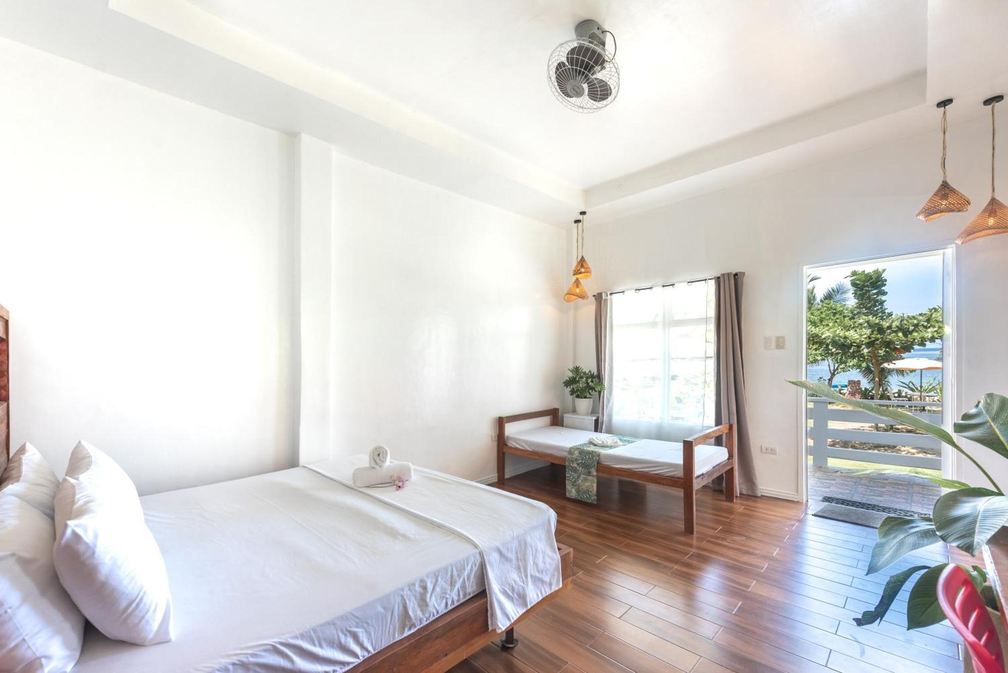 Yama Apartments - Private Beachfront General Luna  Esterno foto