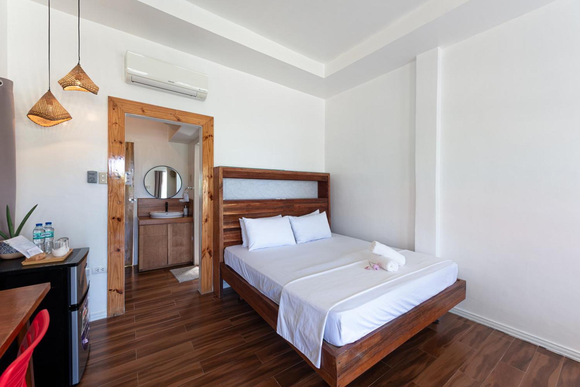 Yama Apartments - Private Beachfront General Luna  Esterno foto