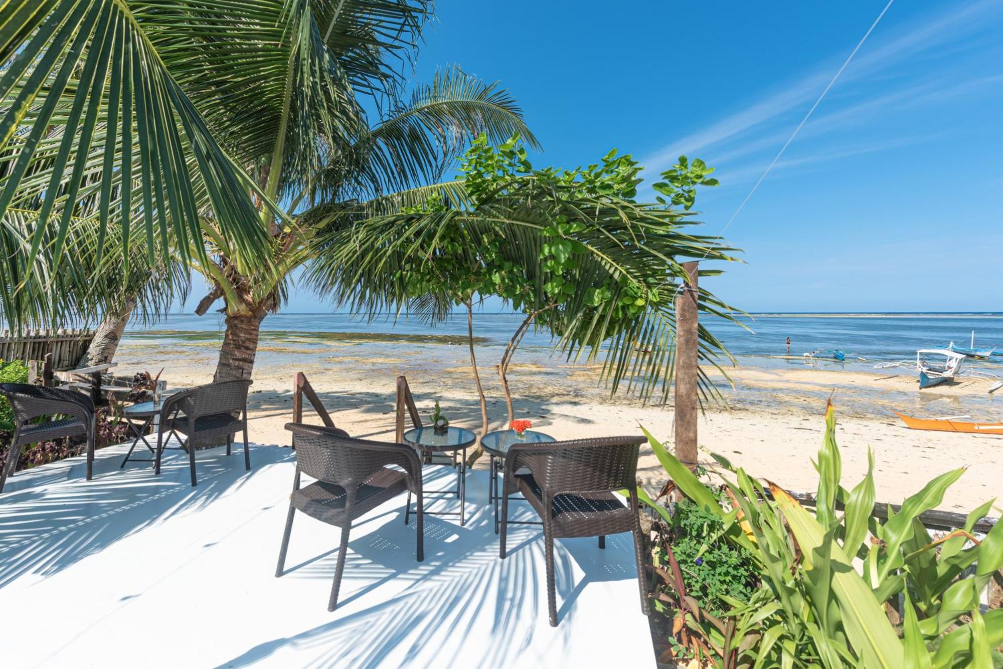 Yama Apartments - Private Beachfront General Luna  Esterno foto