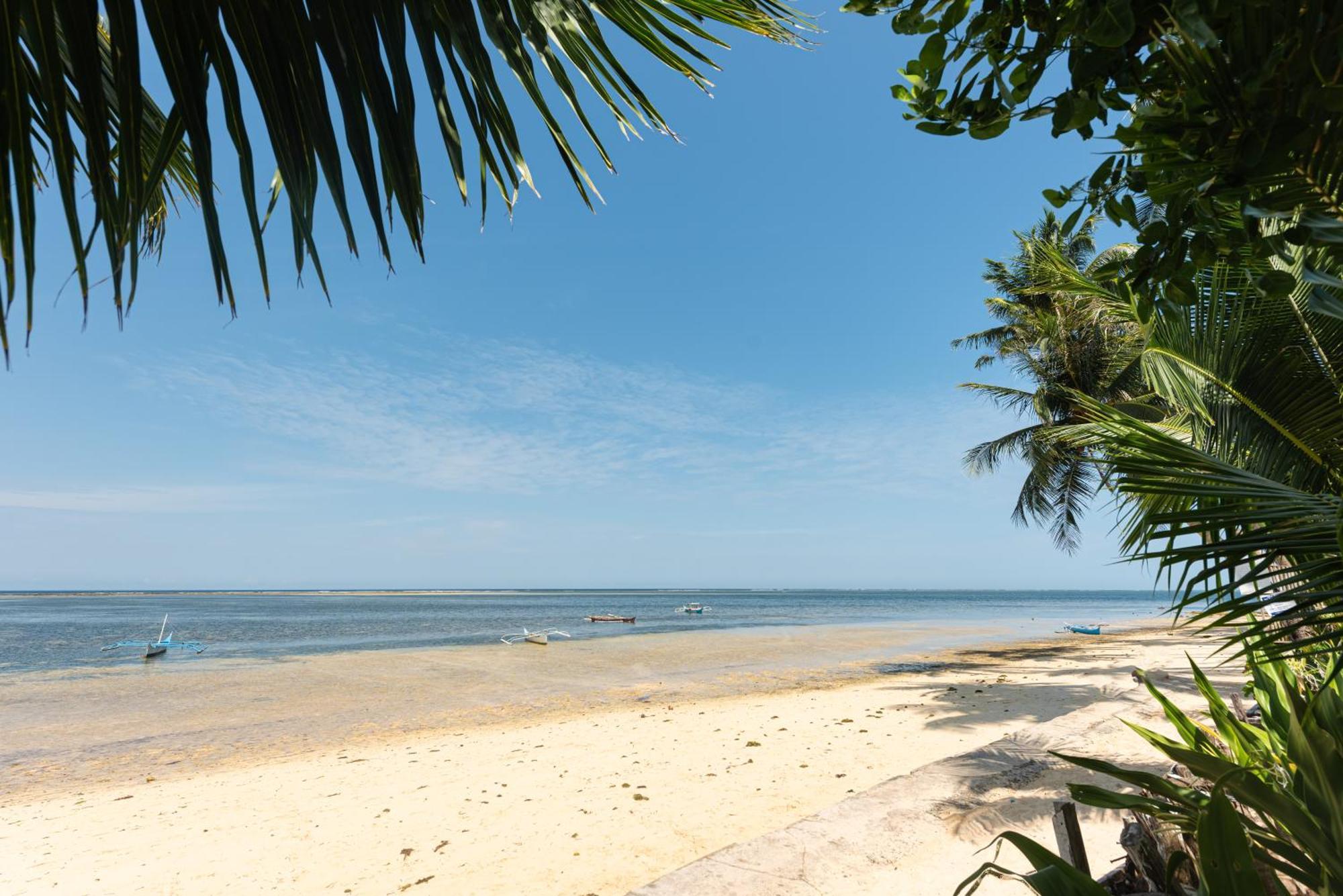 Yama Apartments - Private Beachfront General Luna  Esterno foto