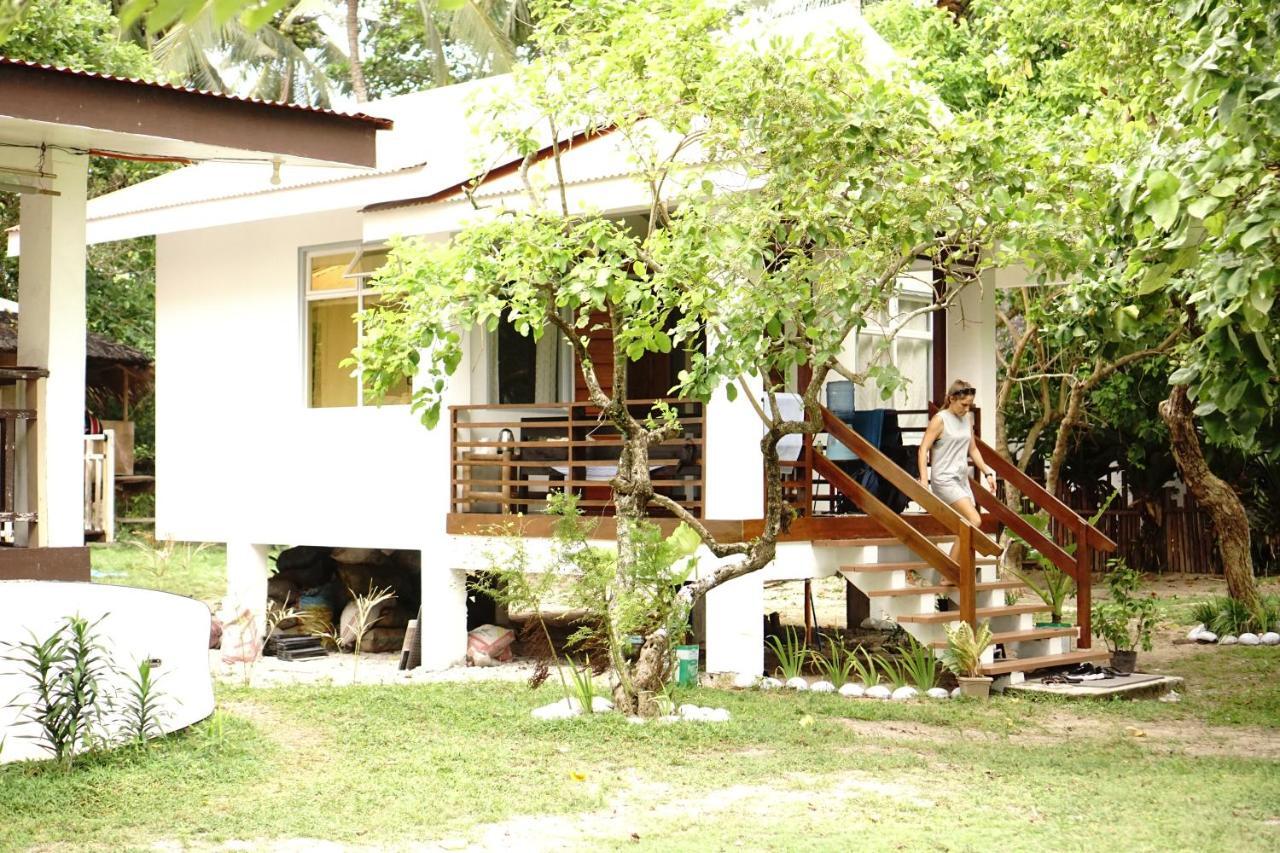 Yama Apartments - Private Beachfront General Luna  Esterno foto